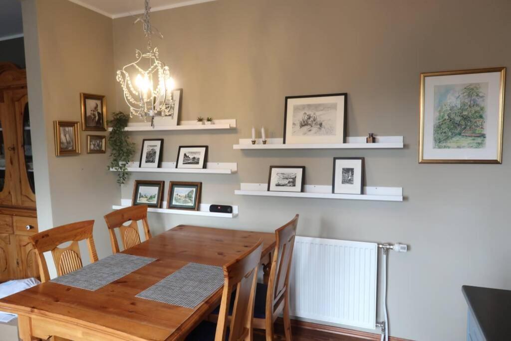 Warm And Welcoming Flat Downtown Akureyri Exterior foto